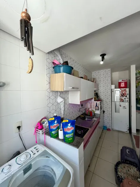 Apartamento 2 dormitórios, sendo uma suíte, vaga de garagem no Bairro Pinheiro