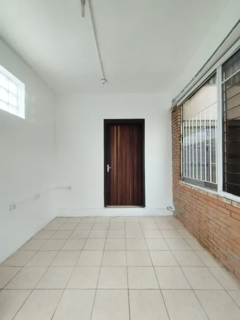 Casa Residencial ou Comercial, disponível para locação, fica no bairro Rio Branco!