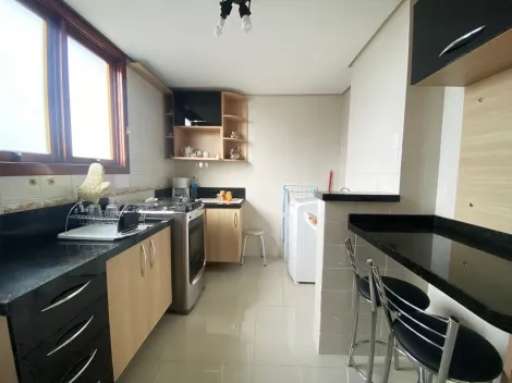 Apartamento com 1 dormitório e vaga de garagem no Centro da cidade!