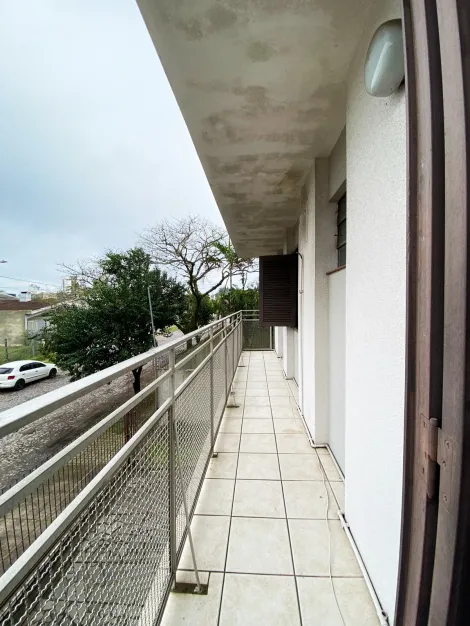 Apartamento amplo com 2 dormitórios e vaga de garagem à venda no bairro São José