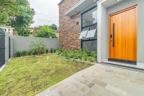 Casa residencial em construção no bairro Pinheiro