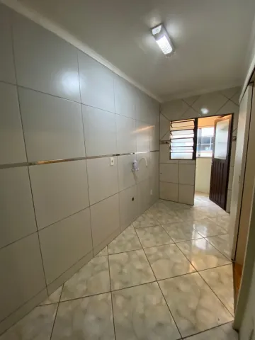 Apartamento excelente localização no centro de  São Leopoldo condomínio seguro  dois dormitórios peças  amplas.