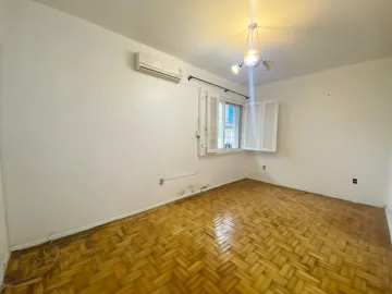 Apartamento térreo com 3 dormitórios à venda no Centro de São Leopoldo