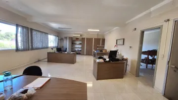 Prédio comercial, 649.70 M2, no Bairro Feitoria