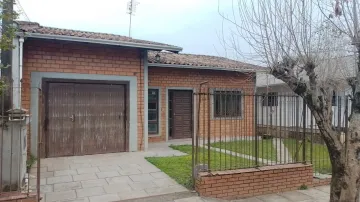 Casa de 2 dormitórios em terreno amplo, bairro Vicentina