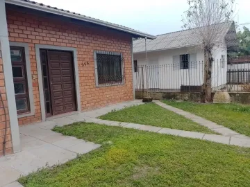 Casa de 2 dormitórios em terreno amplo, bairro Vicentina