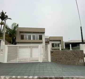 Casa com 3 dormitórios em Estância Velha em bairro privilegiado