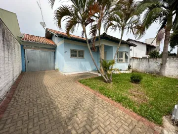 Casa Ampla com 3 Dormitórios, sendo 1 suíte, conforto e espaço para toda a família