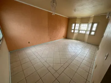 Casa Ampla com 3 Dormitórios, sendo 1 suíte, conforto e espaço para toda a família