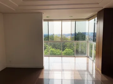 Apartamento amplo com uma linda vista para a natureza localizado no bairro Morro do Espelho