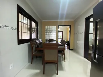 Casa residencial bem conservada à venda em Sapucaia do Sul