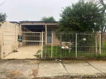 Casa residencial com pátio no bairro Santo André