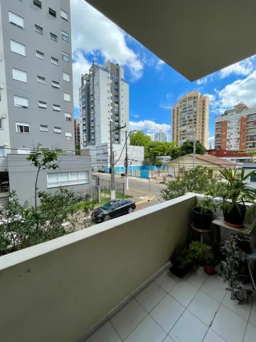 Apartamento com dois dormitórios e sacada no centro de São Leopoldo