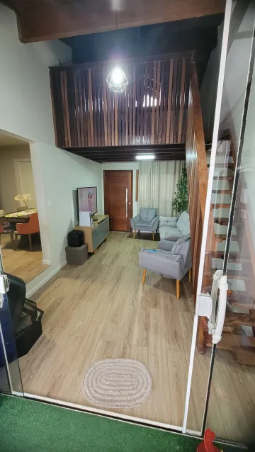 Aproveite essa excelente oportunidade de adquirir uma casa bem conservada em Sapucaia do Sul, ideal para sua família!