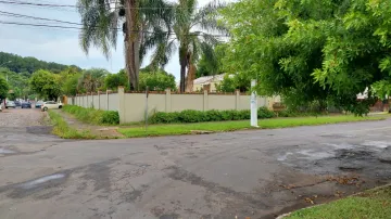 Terreno plano, medindo 458,00m localizado no Bairro Rio Branco, prximo a Avenida Feitoria.