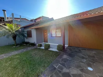 Casa residencial à venda no bairro Jardim América.