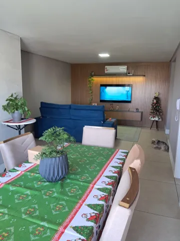 Apartamento com 2 dormitórios à venda no bairro Fião.