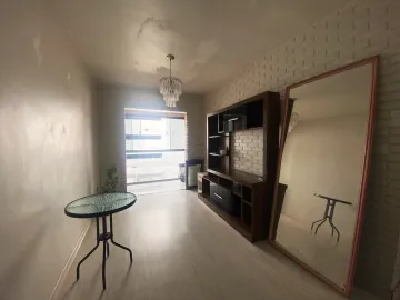 Apartamento com 1 quarto e sacada disponível para venda