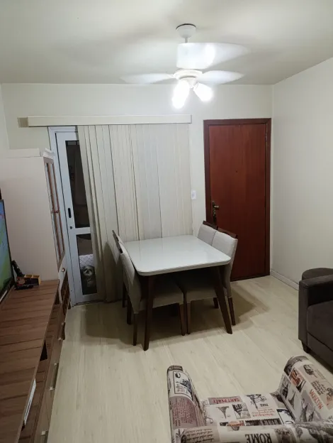 Apartamento com 2 dormitórios, sacada com churrasqueira fechada com vidro, no Bairro Rio Branco